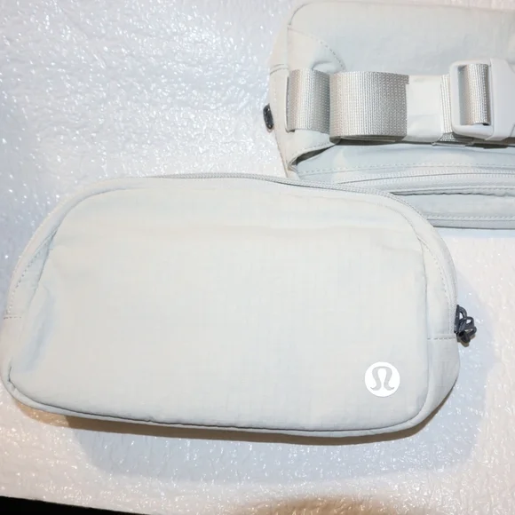 Lululemon Athletica Everywhere Belt Bag Mini Ripstop one size New - Picture 5 of 12